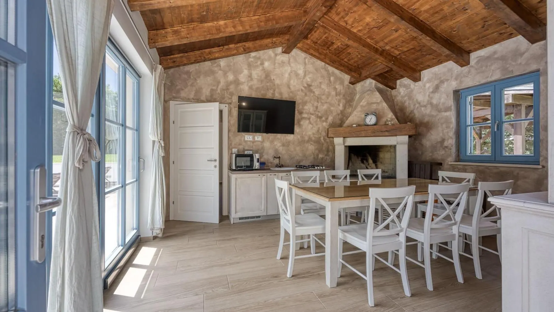 Villa Mali Vareski With Pool - Happy Rentals