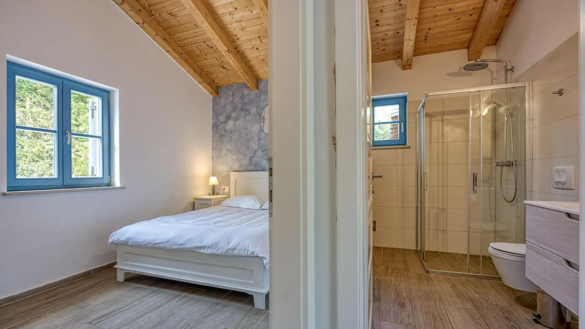 Villa Mali Vareski With Pool - Happy Rentals