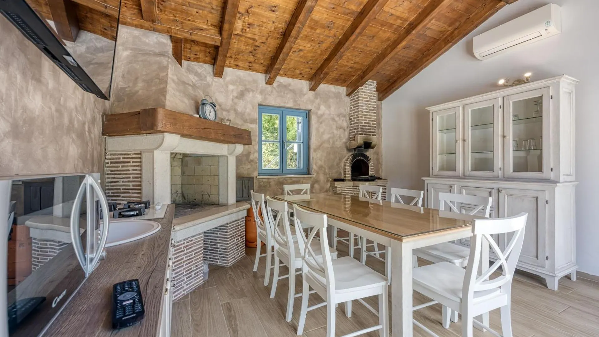 Villa Mali Vareski With Pool - Happy Rentals